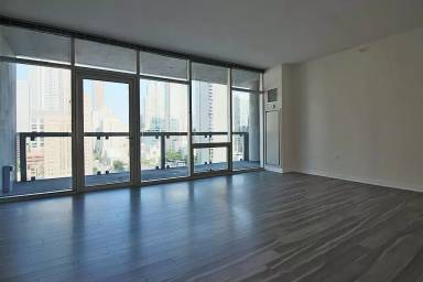 Main picture of 132 W Chicago Ave