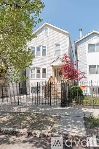 Main picture of 1634 N Campbell Ave