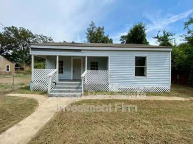 Main picture of 7041 Penny St