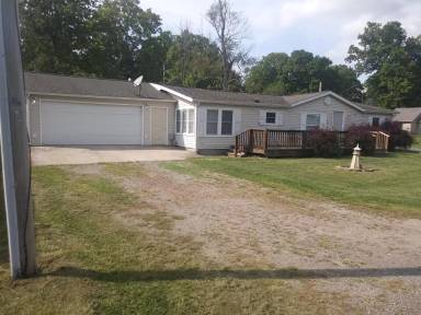Main picture of 7665 Walnut St
