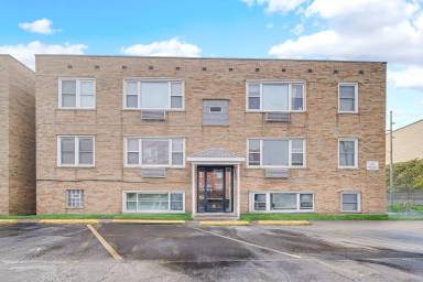 Main picture of 1317 Calumet Ave