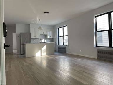 Main picture of 103 Bay 25th St