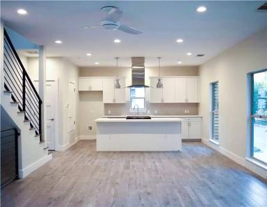 Main picture of 609 Elmwood Pl