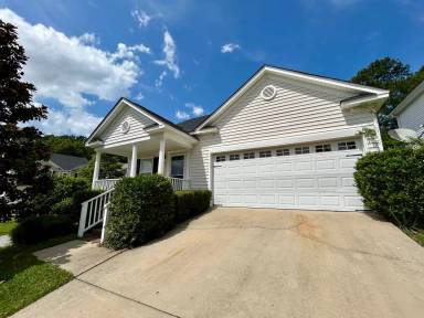 Main picture of 332 Denman Loop
