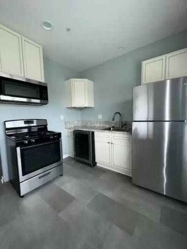 Main picture of 4 Th 227 St