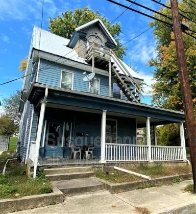 Main picture of 175 E Derry Rd