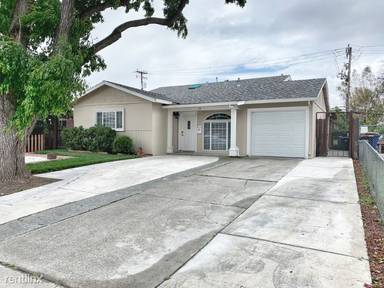 Main picture of 15 Carnegie Dr