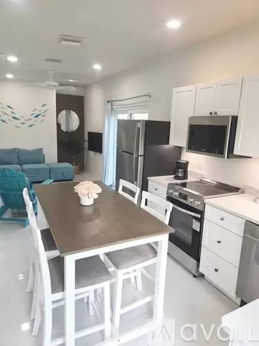 Main picture of 877 Bruce Ave