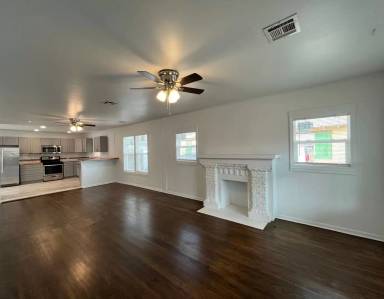 Main picture of 720 N Columbia Ave