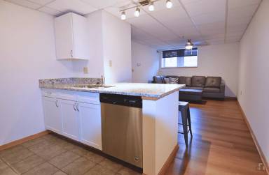Main picture of 1040 Spring St