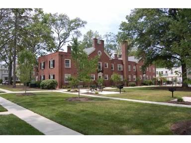 Main picture of 12 W Locke Ln