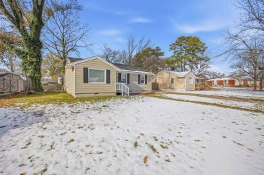 Main picture of 723 Woodfin Rd