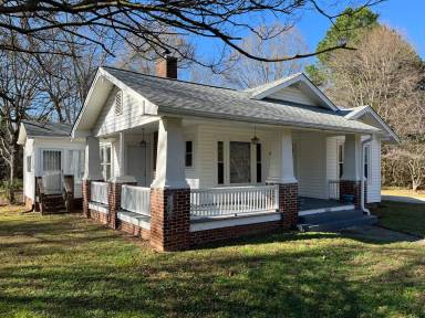 Main picture of 1835 Thompson Dr