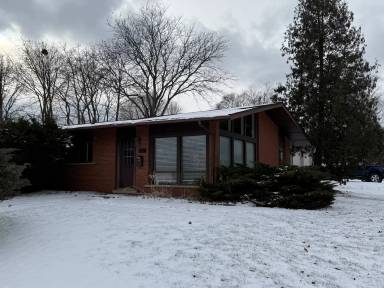 Main picture of 1800 Greenview Dr
