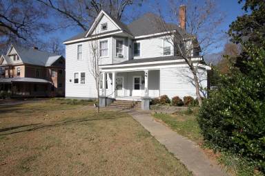 Main picture of 220 West Hampton Avenue - 4