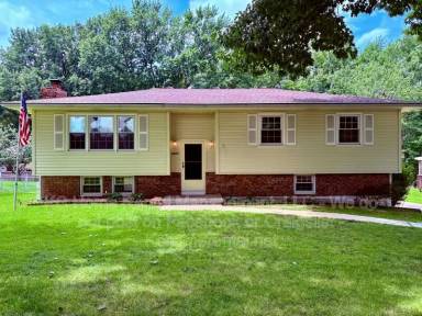 Main picture of 6012 Noland Rd