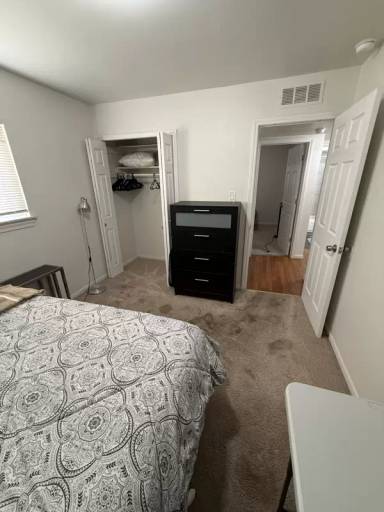 Main picture of 28115 Everett St