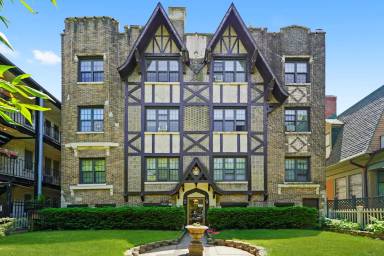 Main picture of 1135 W Lunt Ave