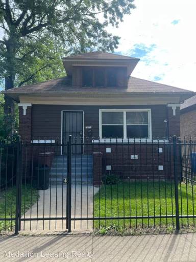 Main picture of 7811 S Colfax Ave