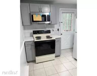 Main picture of 317 Washington St