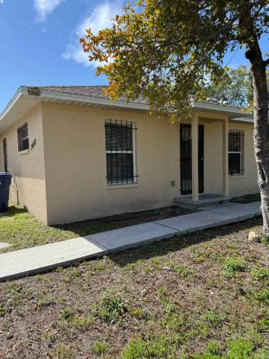 Main picture of 3422 N 55th St