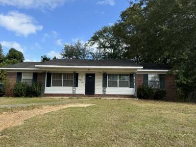 Main picture of 1328 Luna Ct