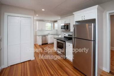 Main picture of 19 Warsaw Ave
