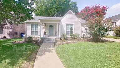 Main picture of 5739 Kenwood Ave