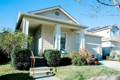 Main picture of 8825 Oakfield Ln