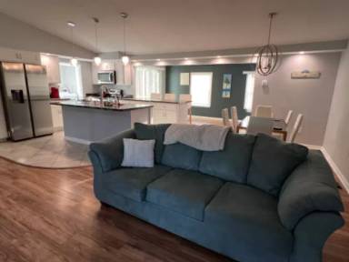 Main picture of 6 Ensign Dr