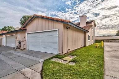 Main picture of 1091 Border Ave