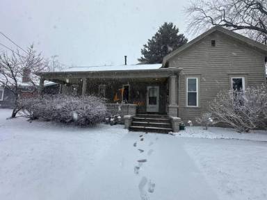 Main picture of 703 Elm St