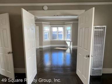 Main picture of 890 47th Ave