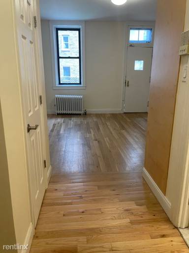 Main picture of 117 E 89th St