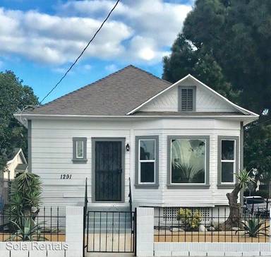 Main picture of 1291 E 40th Pl