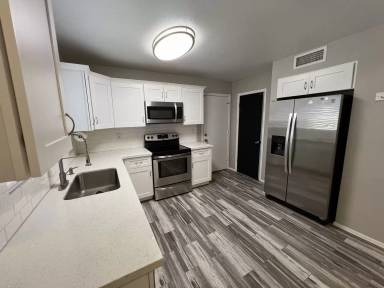 Main picture of 1249 E Hearne Way