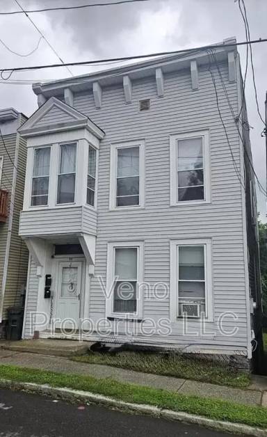 Main picture of 99 Johnston Ave