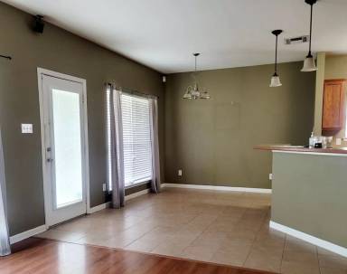 Main picture of 25906 Willow Wood St
