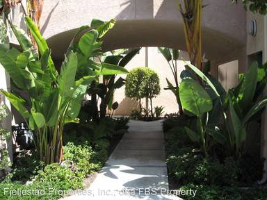 Main picture of 409 Sanibelle Cir