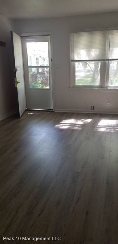 Main picture of 2207 S Minneapolis Ave