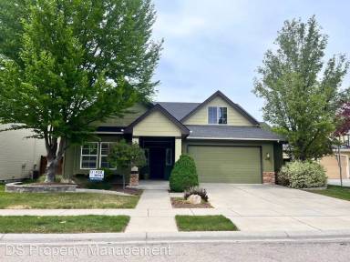 Main picture of 970 E Washakie St