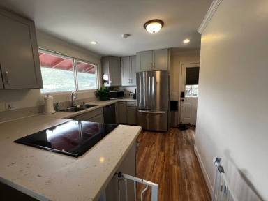 Main picture of 1552 Monte St