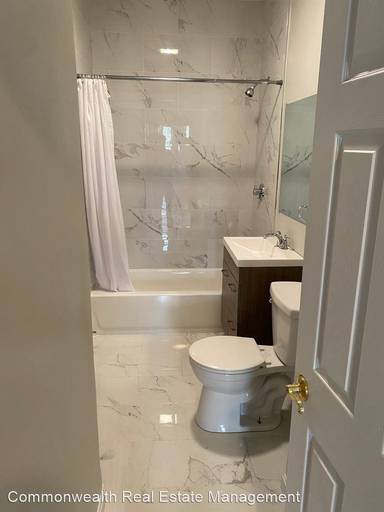 Main picture of 15 Dumas St