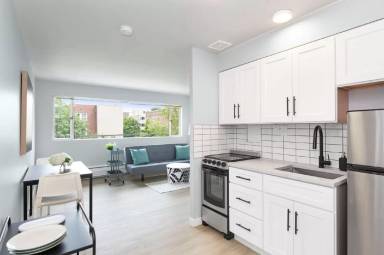 Main picture of Bellevue Court in North Capitol Hill