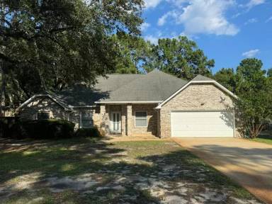 Main picture of 64 Hampton Cir