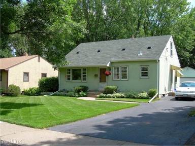 Main picture of 1570 Ivy Ave E