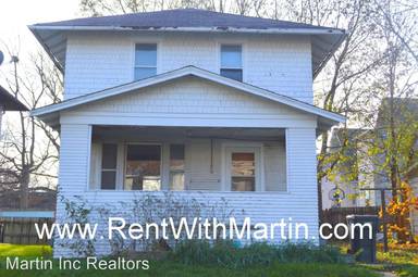 Main picture of 619 W 1st St