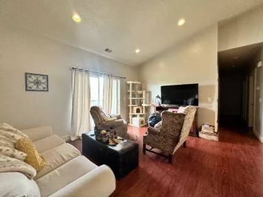 Main picture of 193 W Springview Dr