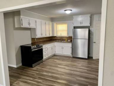 Main picture of 3257 Vogel St