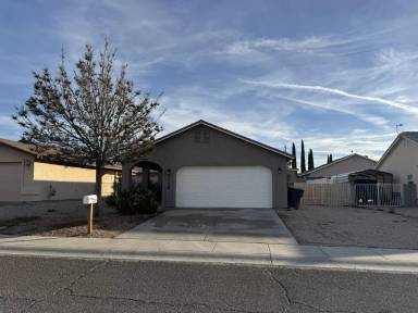 Main picture of 2720 Superba Ave